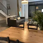 Acogedor Apartamento En Semisotano Con Patio Y Cerca De La Plaza De Espana