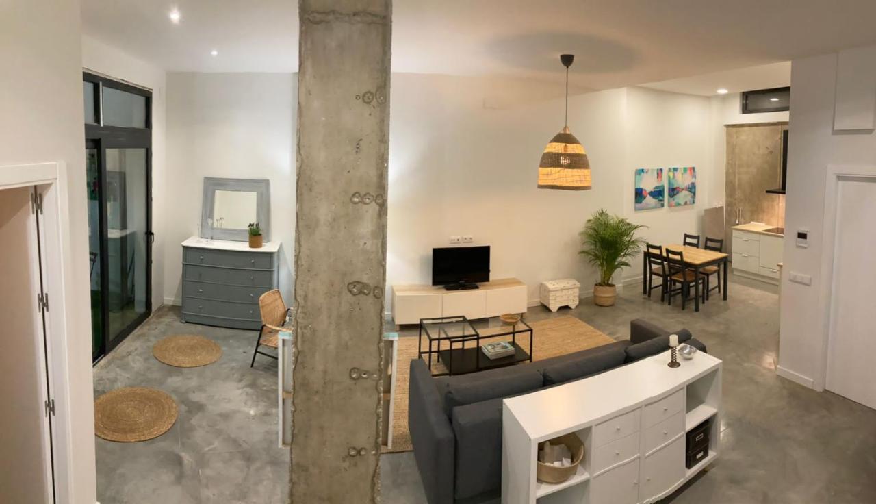 Acogedor En Semisotano Con Patio Y Cerca De La Plaza De Espana * Séville
